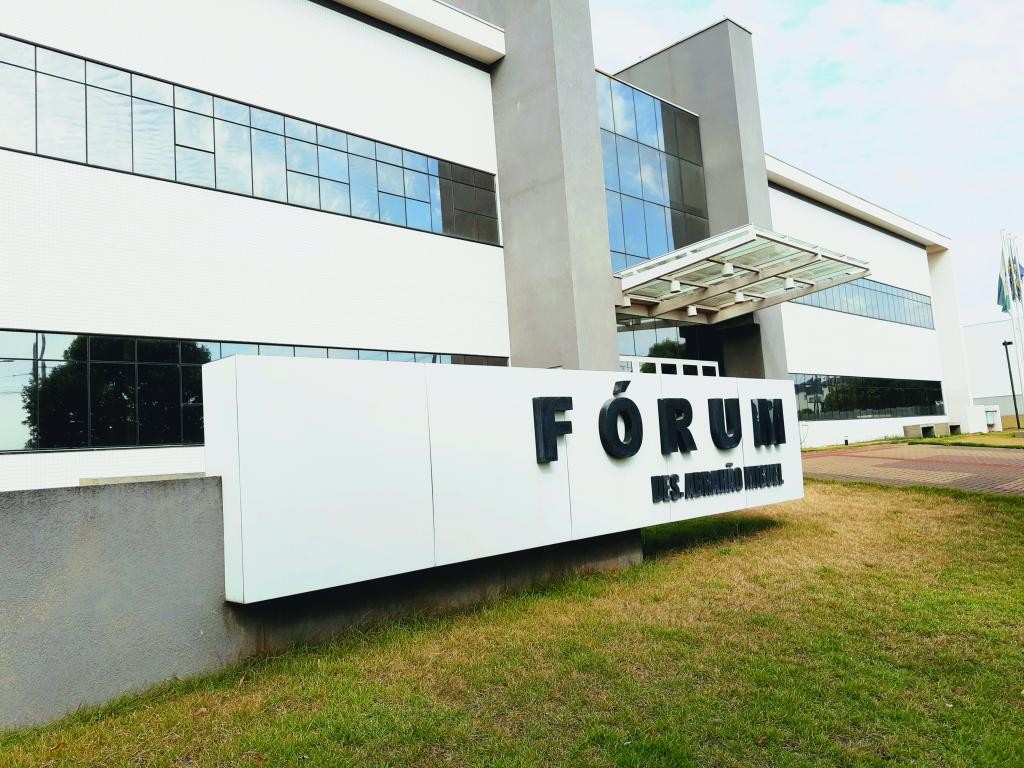 PM acusado de executar 4 jovens em Flórida, vai a júri popular