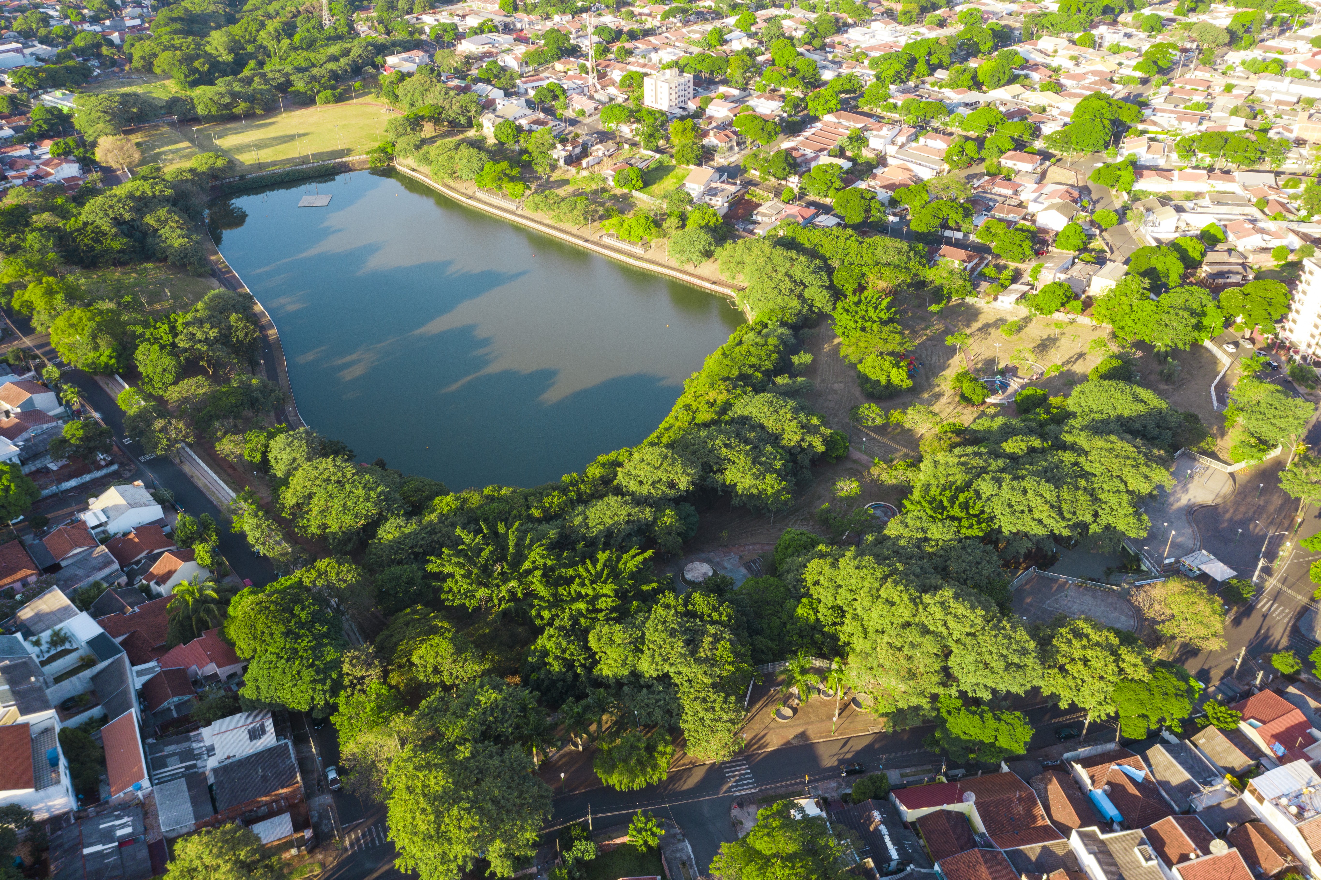 Domingo será de tempo com poucas nuvens e máxima de 26ºC em Maringá, diz Simepar
