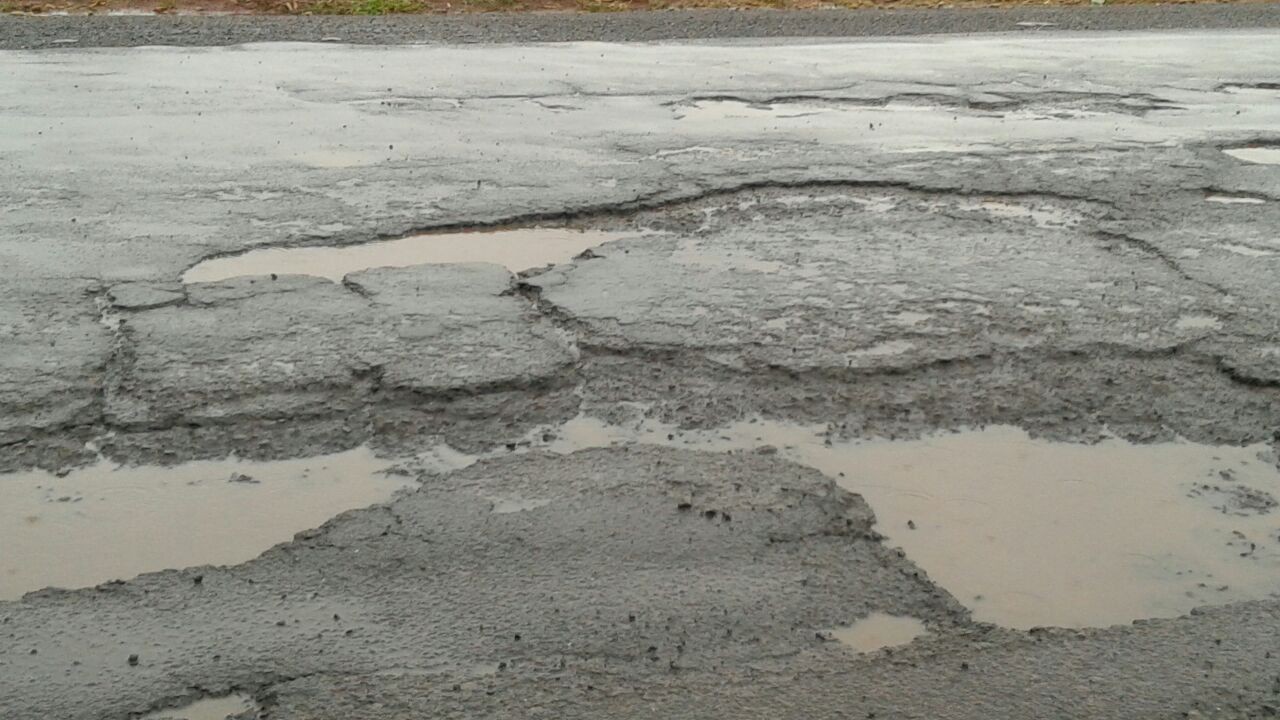 Ouvintes da CBN denunciam situação precária de rodovia entre Paranacity e Colorado