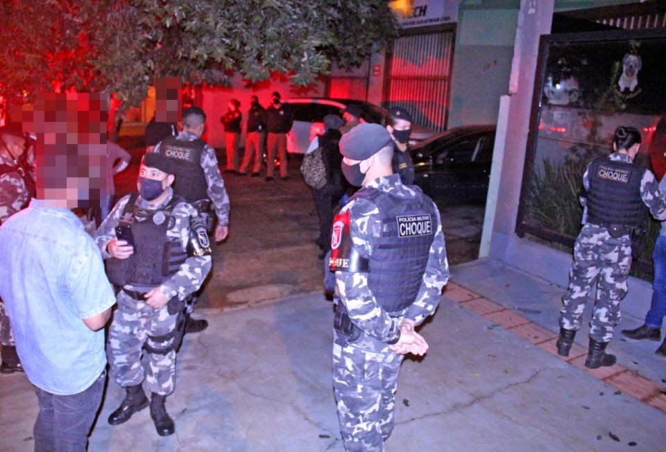 38 pessoas foram autuadas por descumprir toque de recolher entre sexta-feira (28) e domingo (20)