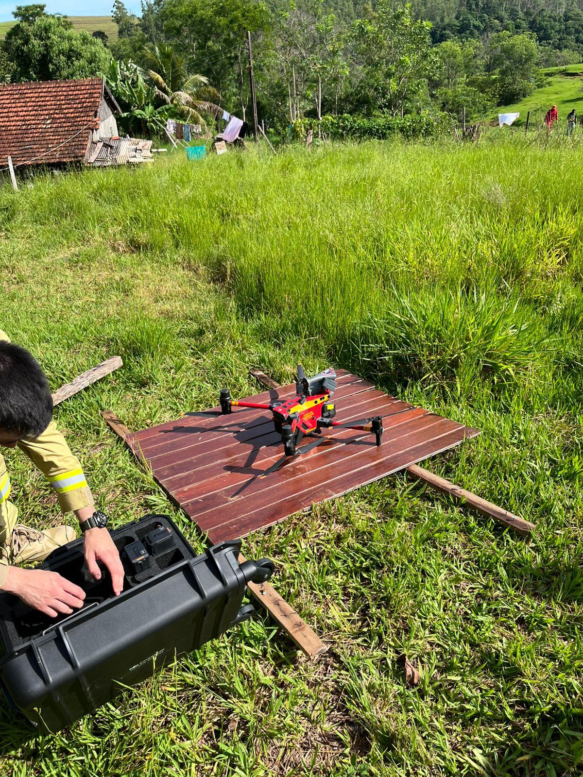 Bombeiros fazem buscas por homem desaparecido desde terça-feira (23)