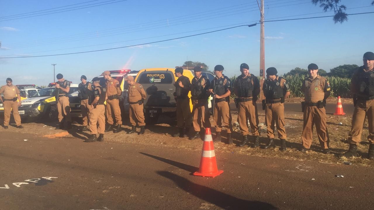 Polícia Militar faz operação para liberar rodovias
