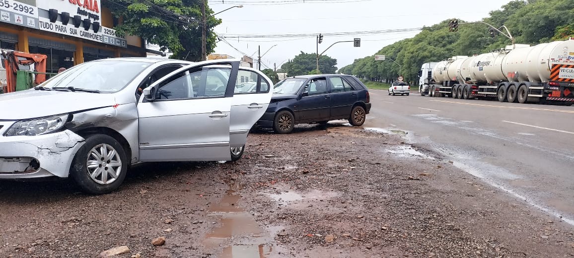 Duas pessoas ficam feridas em acidente no Contorno Sul, em Maringá