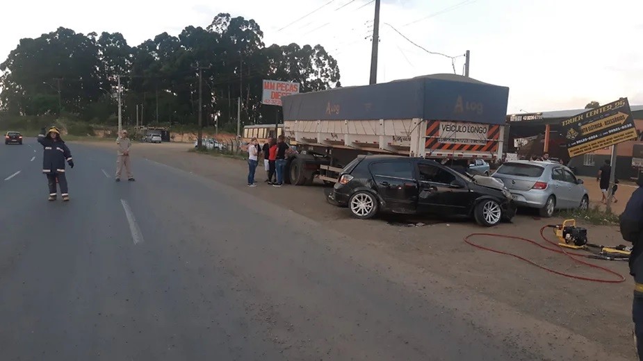 Mulher morre em grave acidente na BR-373, em Ponta Grossa