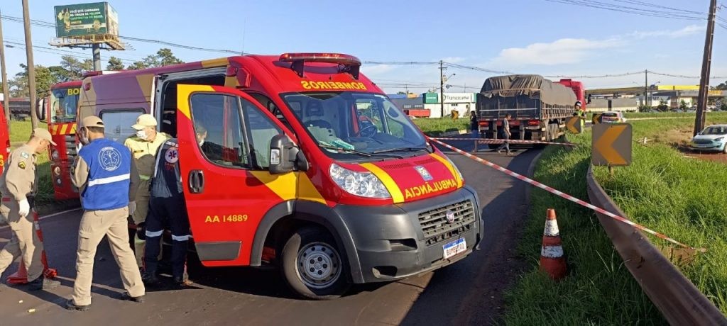 Acidente na PR-317, em Maringá, deixa duas pessoas feridas; uma foi socorrida em estado grave