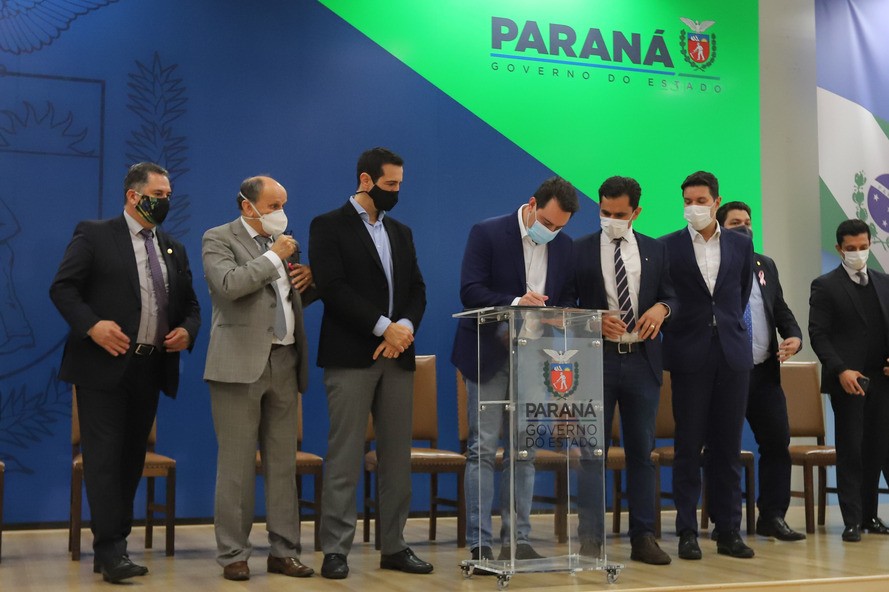 Lei que permite optar por educação domiciliar é sancionada no Paraná