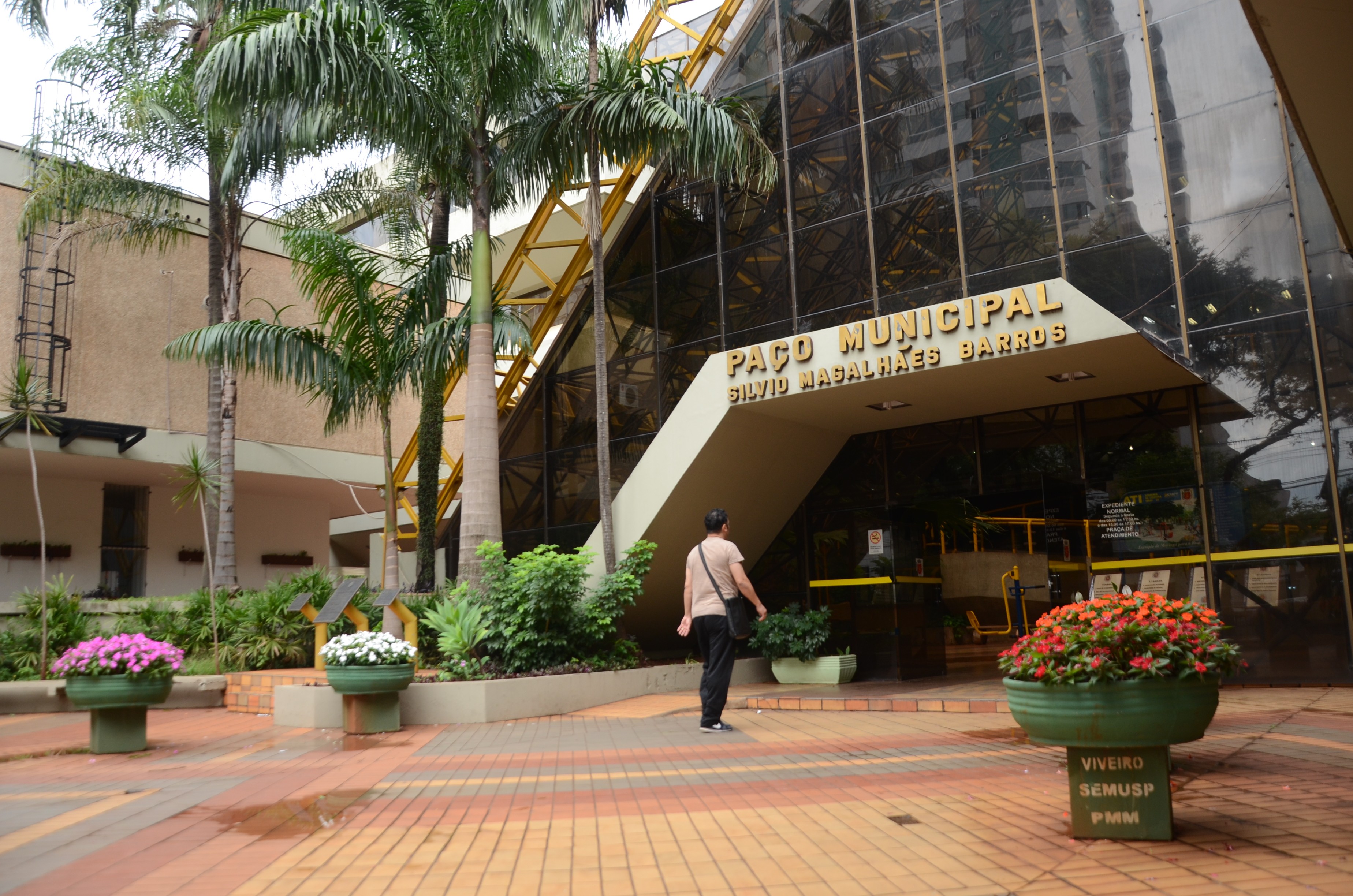 Prefeitura bloqueia registro de horas extras