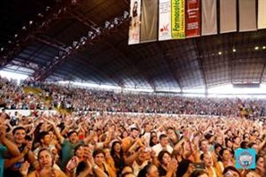 Hallel Maringá reúne milhares de fiéis no Parque de Exposições