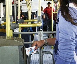 Em torno de 1,1 mil estudantes de Maringá tiveram solicitações recusadas de recargas e novos cartões do Passe Livre