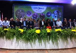 Cerimônia de abertura da 43ª Expoingá conta com a presença de autoridades locais, estaduais e federais