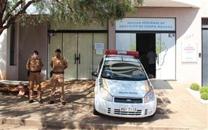 PM monta ‘vigia’ para evitar ocupação do Núcleo Regional de Educação em Campo Mourão