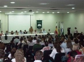 Secretário de Estado da Educação do Paraná diz que problemas de vandalismo e segurança em colégio estadual de Maringá devem ser solucionados até o fim deste mês