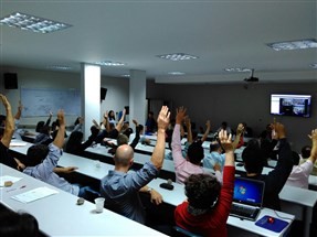 Conselho Universitário da UEM decide não enviar os documentos solicitados pelo governo do Paraná