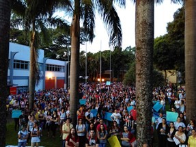 Ato em defesa da UEM ocorre na universidade nesta quarta-feira (07)