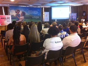 Maringá se mobiliza pelos direitos da mulher