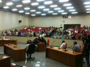 “Fala Comunidade” recebe músicos e donos de bares de Maringá