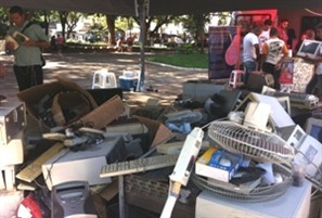 Campanha instala ponto de coleta de lixo eletrônico no centro de Maringá