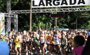 Equipe da Unimed vence maratona de revezamento realizada em Maringá