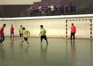 Alunos de 10 escolas estaduais de Maringá disputaram a fase final do 1º Festival de Jogos do Proerd nesse fim de semana
