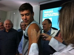Começa a vacinação contra dengue no Paraná