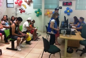 Unidades básicas de saúde de Maringá atendem população na Campanha Nacional de Multivacinação