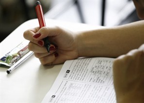 Milhares de estudantes tentam ingressar na Universidade Estadual de Maringá