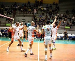 Copel Telecom Maringá vence Bento Vôlei por 3 sets a 2