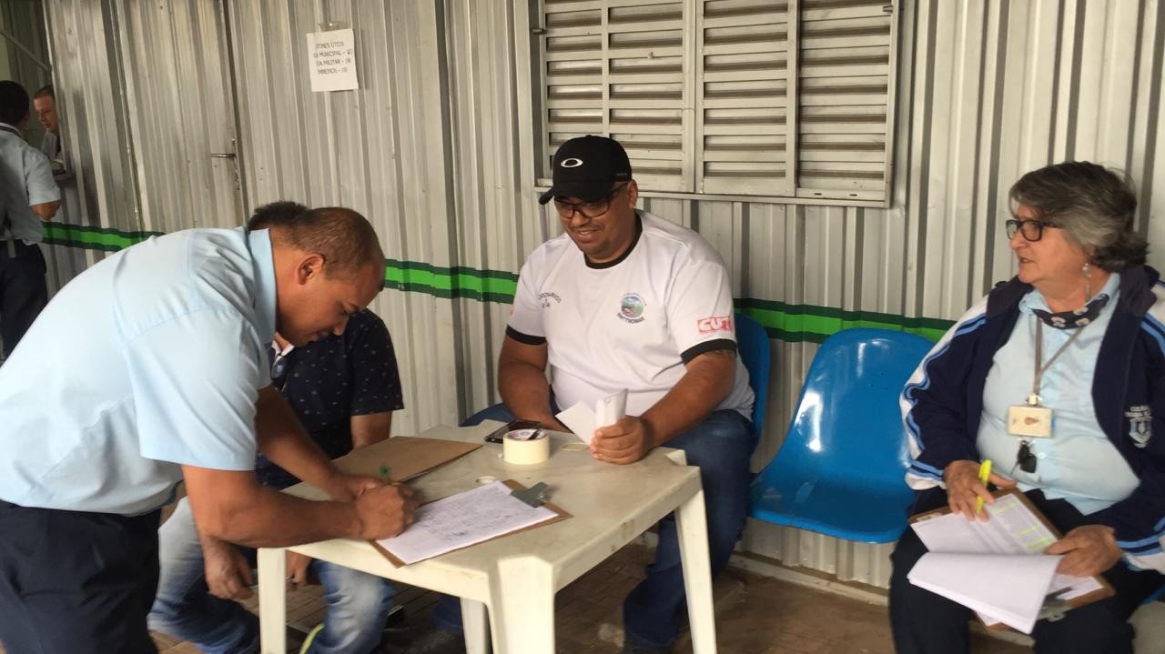 Motoristas da TCCC decidem ao longo desta sexta-feira (2) se aceitam ou não a proposta da empresa