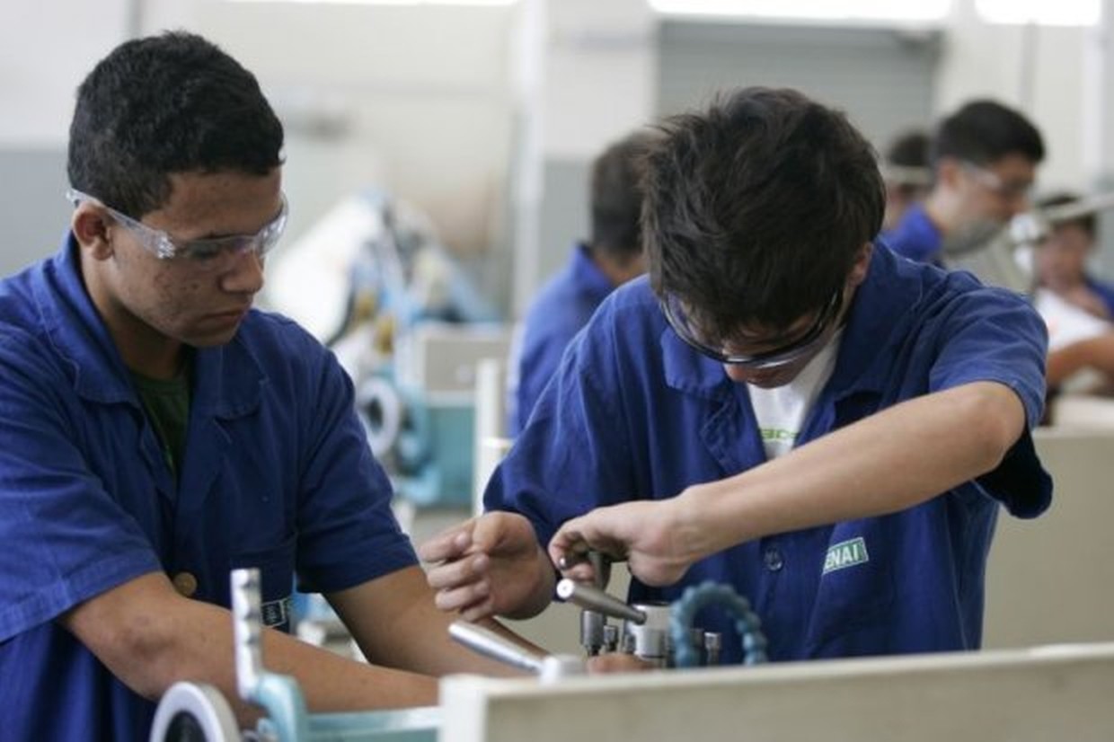 Ensino técnico possibilita que jovens entrem no mercado de trabalho em curto prazo