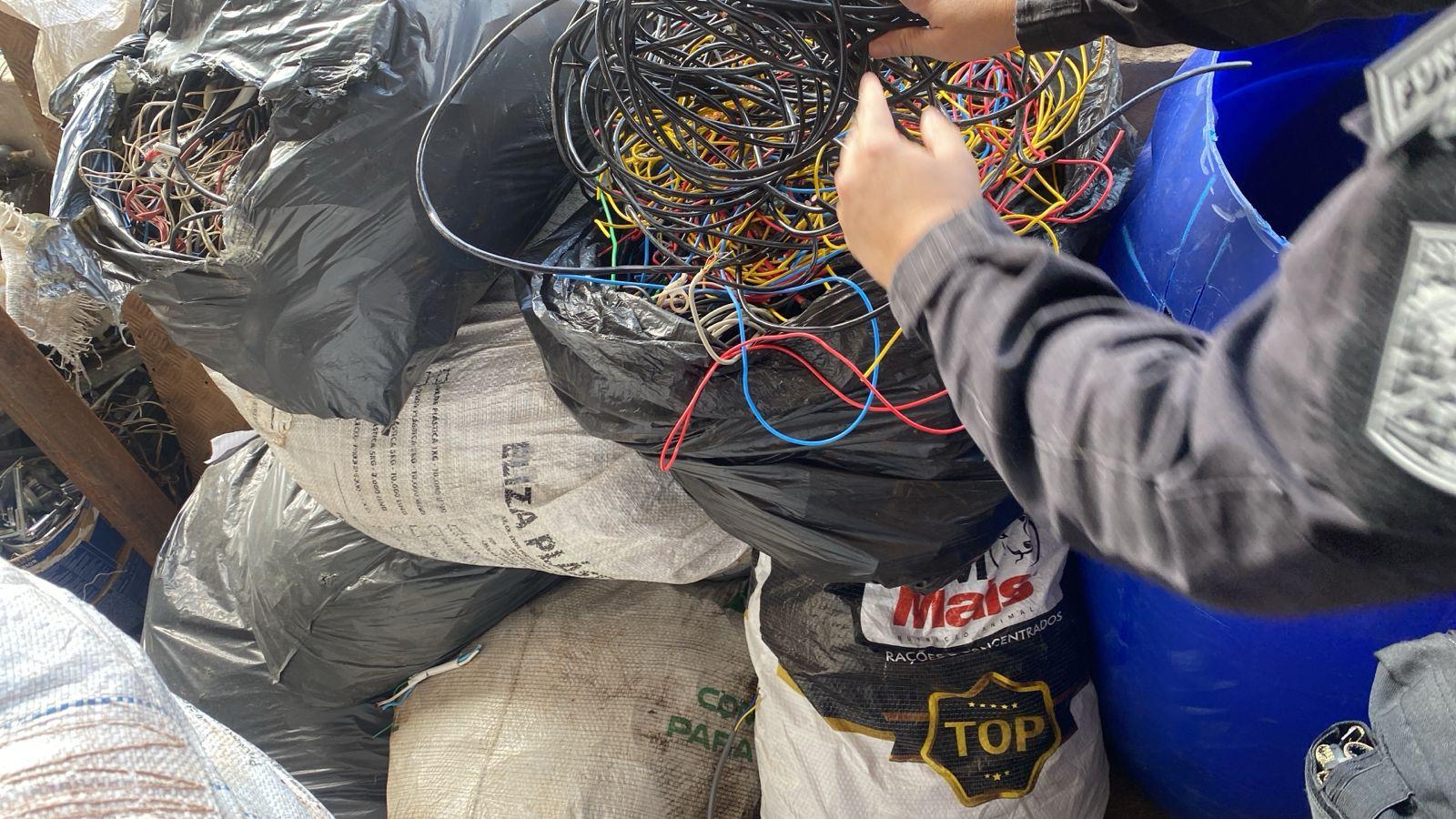 Operação apreende meia tonelada de produtos recicláveis