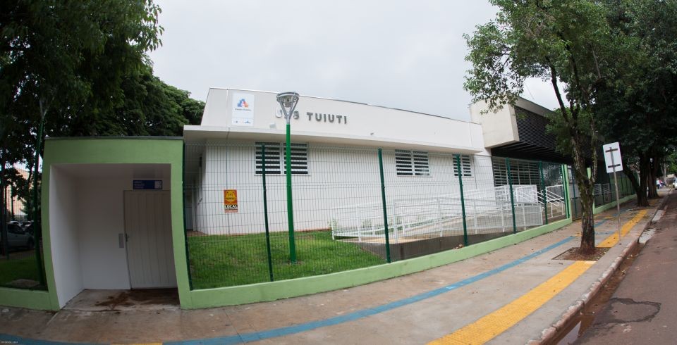 Saúde aumenta locais de vacinação para profissionais da educação básica em Maringá