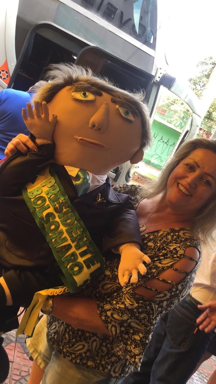 Maringaenses que vão para posse de Jair Bolsonaro estão na estrada