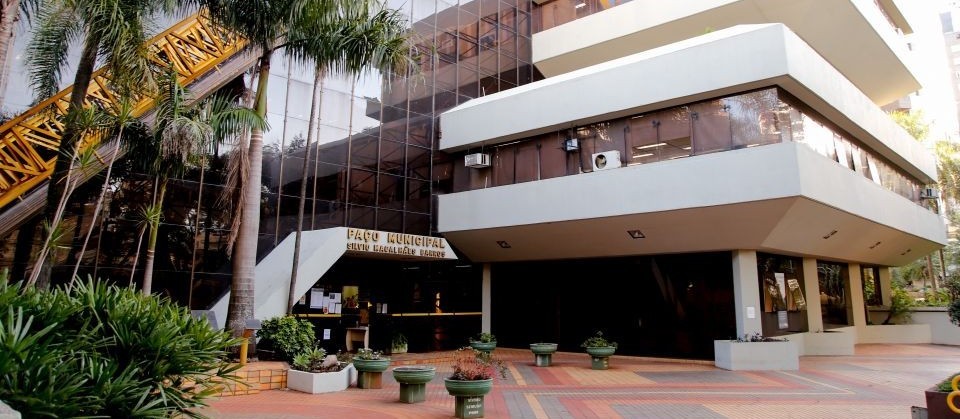 Prefeitura vai descontar dia de paralisação dos profissionais da educação