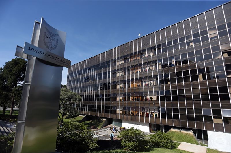 Justiça afasta professor suspeito de importunação sexual