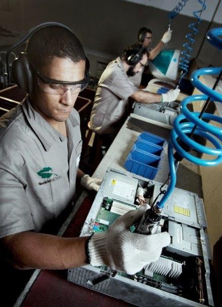 Empresas de logística reversa de eletrônicos são fundamentais