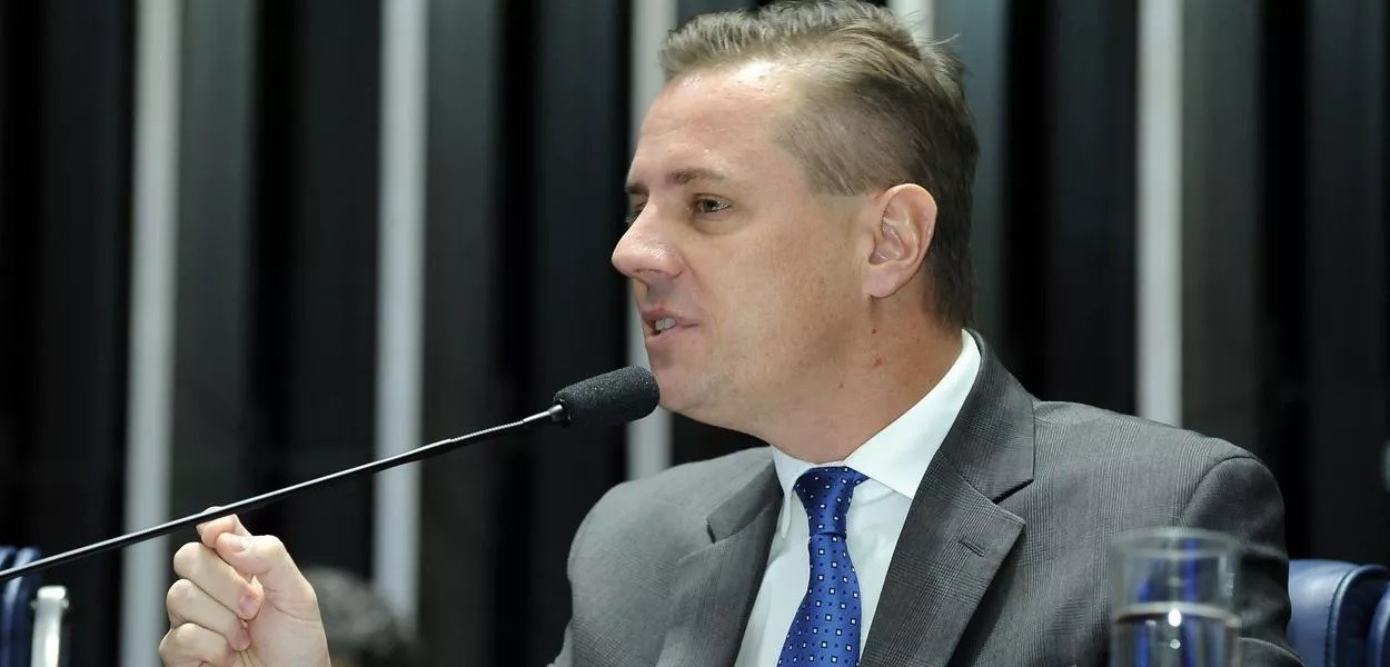 Juiz do Trabalho de Araucária é afastado por participar de grupo que discutiu golpe de Estado