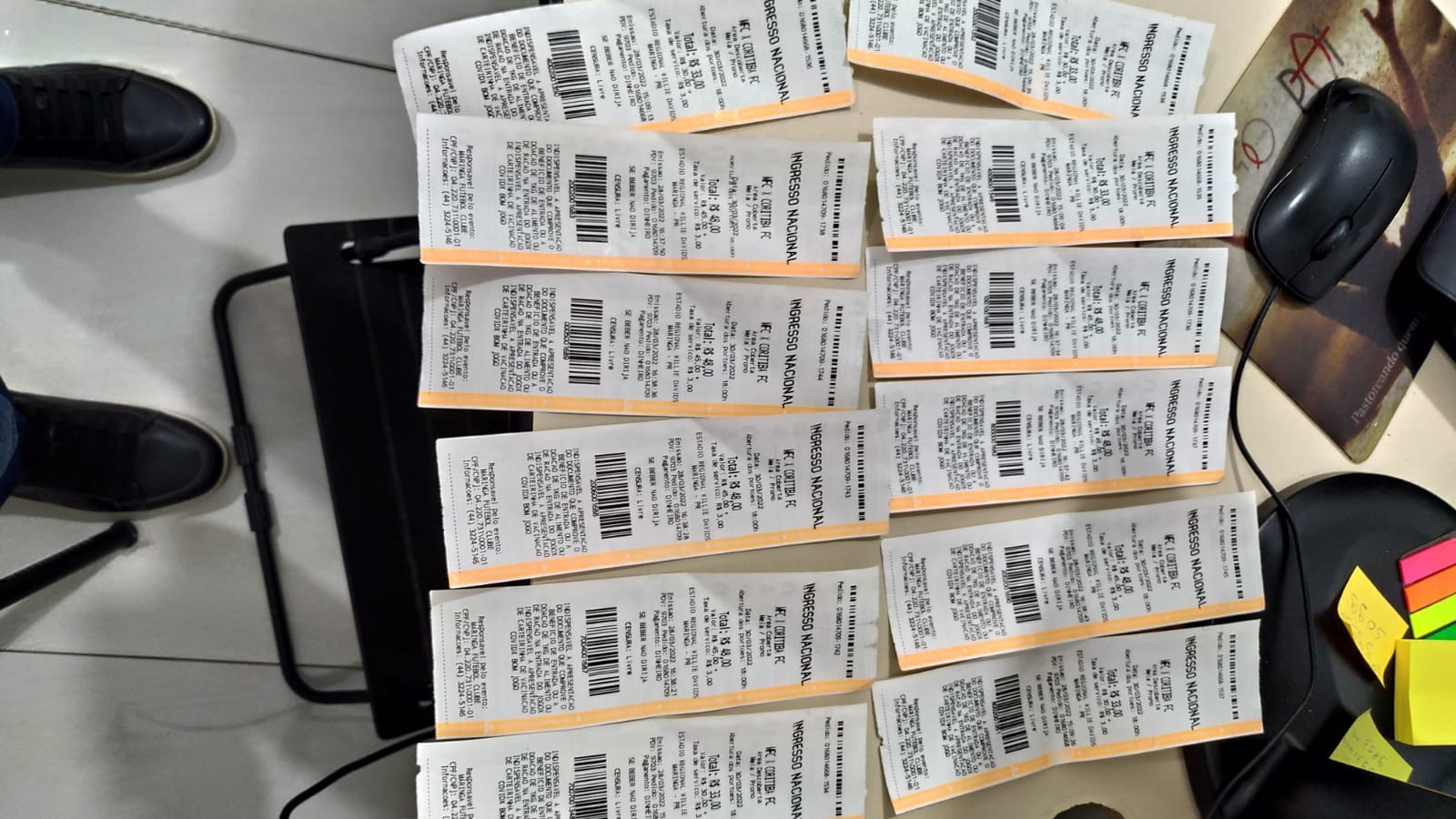 Polícia Civil prende dois homens suspeitos de cambismo nos arredores do Willie Davids