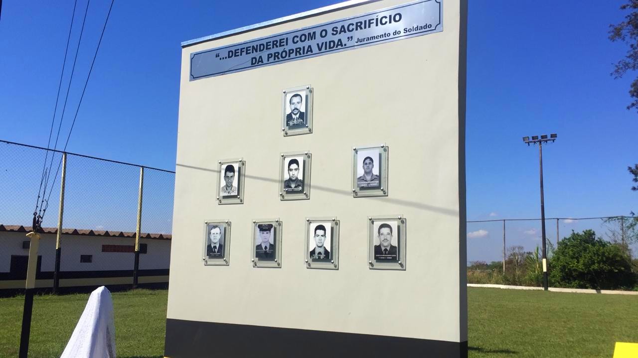 PRE homenageia policiais rodoviários mortos em serviço