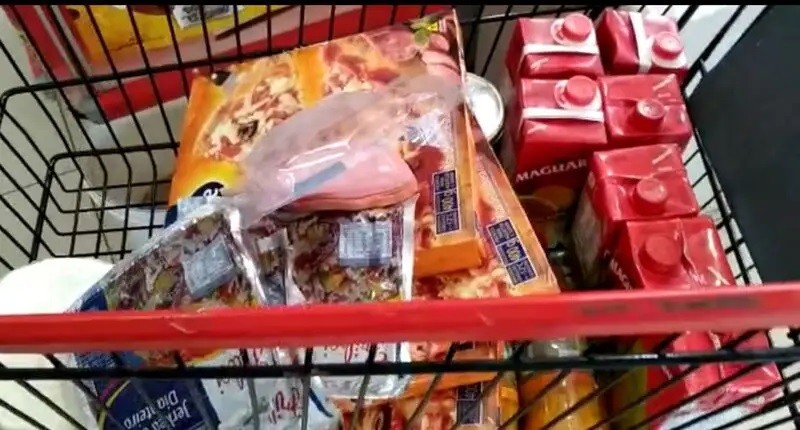 Polícia Civil apreende produtos vencidos em supermercado de Maringá