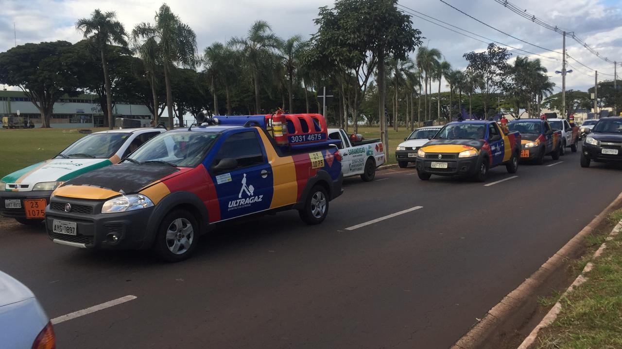 Revendas de gás fazem carreata em apoio aos caminhoneiros