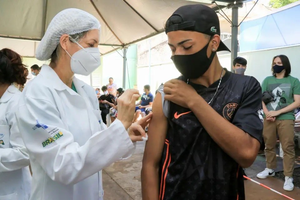 Covid-19: Veja como será a vacinação nesta segunda-feira, em Maringá