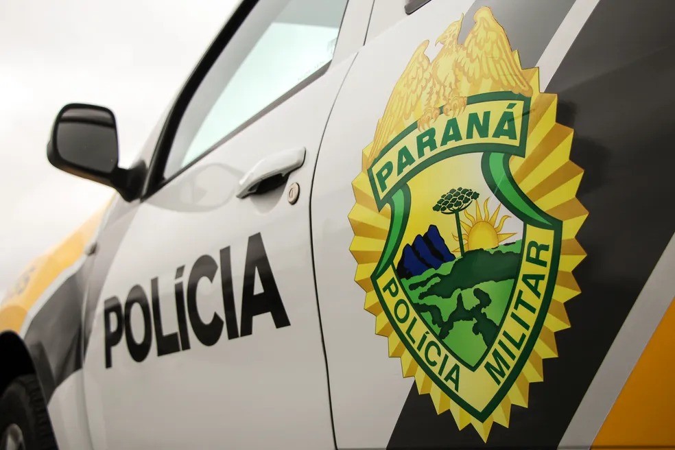 Traficante capota carro carregado com mais de 140 quilos de droga