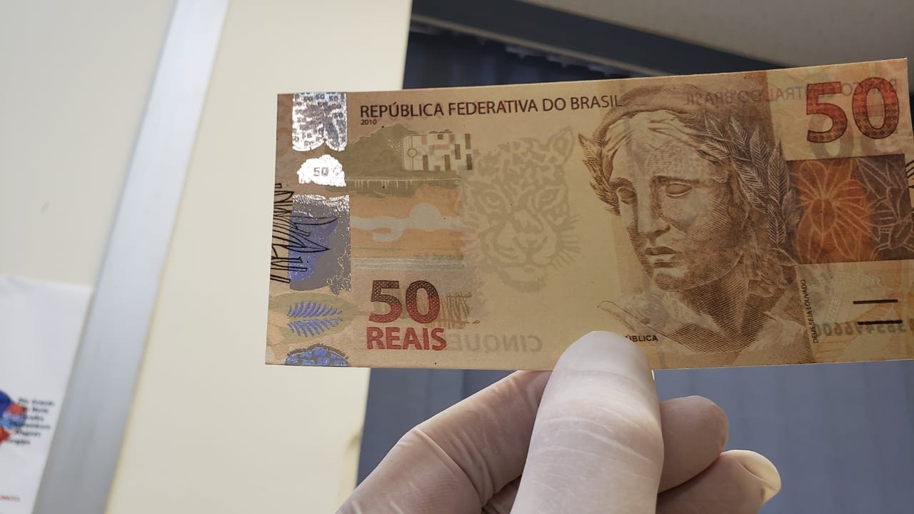 Homem é preso em flagrante pela Polícia Federal com R$ 1 mil em cédulas falsas em Maringá