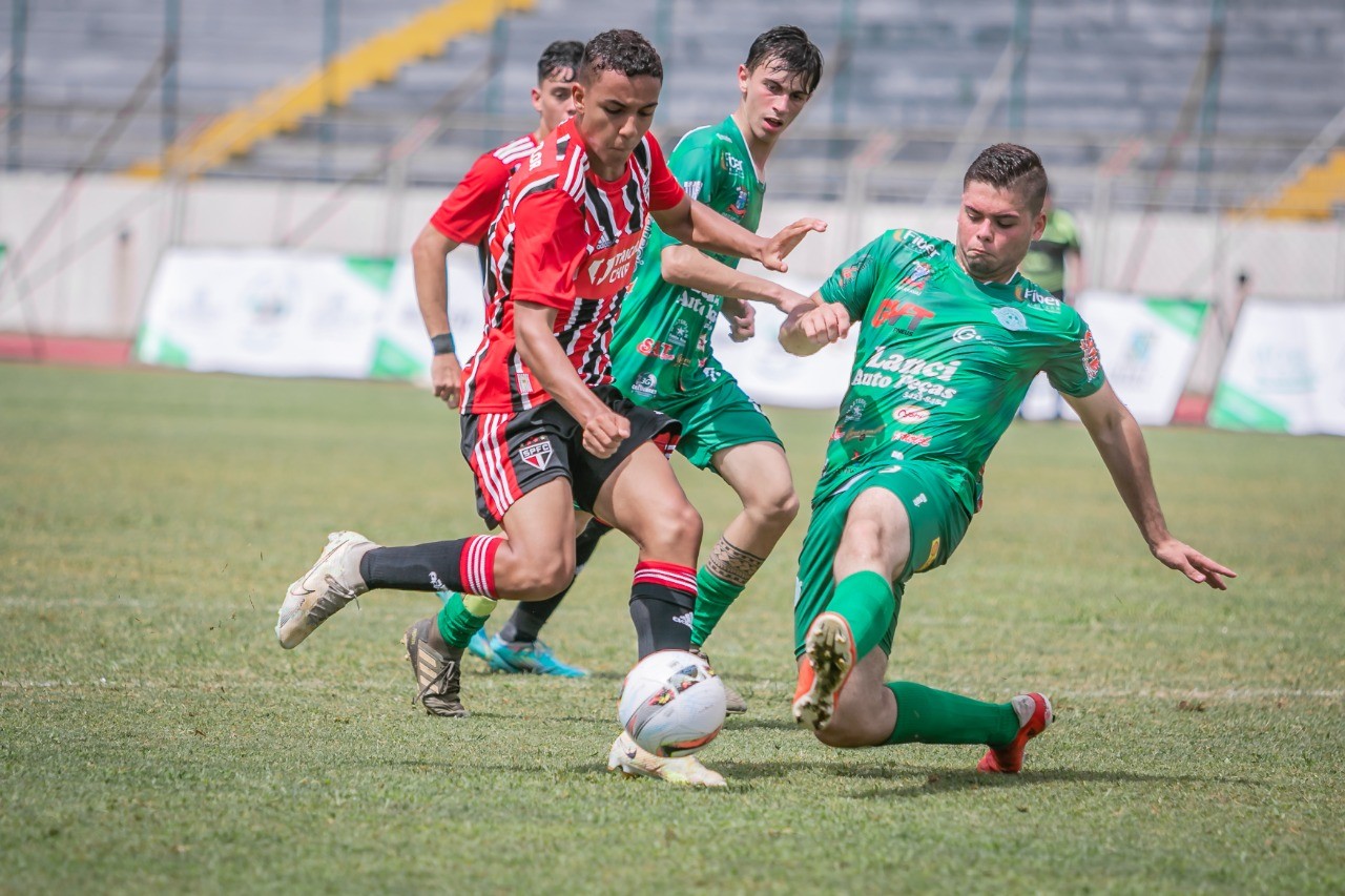 Maringá sedia torneio de categorias de base com equipes de todo o país