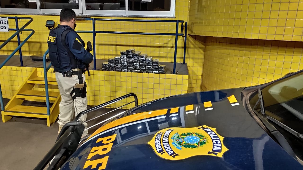 Van com paraguaios transportava pasta base de cocaína