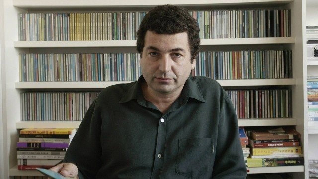 Biógrafo “amaldiçoado” por Roberto Carlos é confirmado na Flim