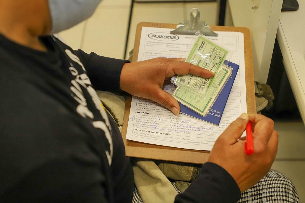 Agência do Trabalhador de Maringá reabre na quarta (18) com 737 vagas