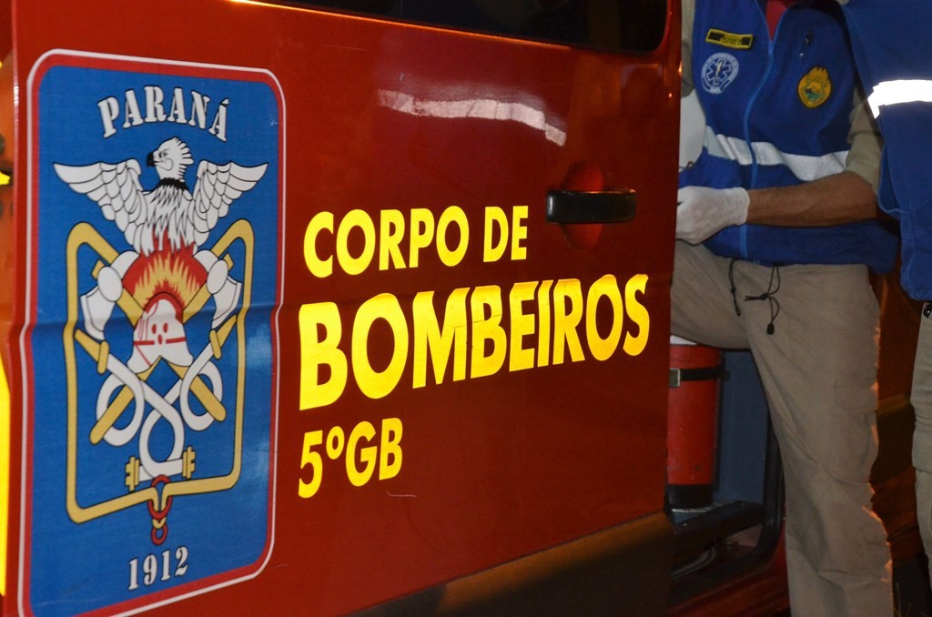 Carro avança preferencial e mata motoboy em Maringá