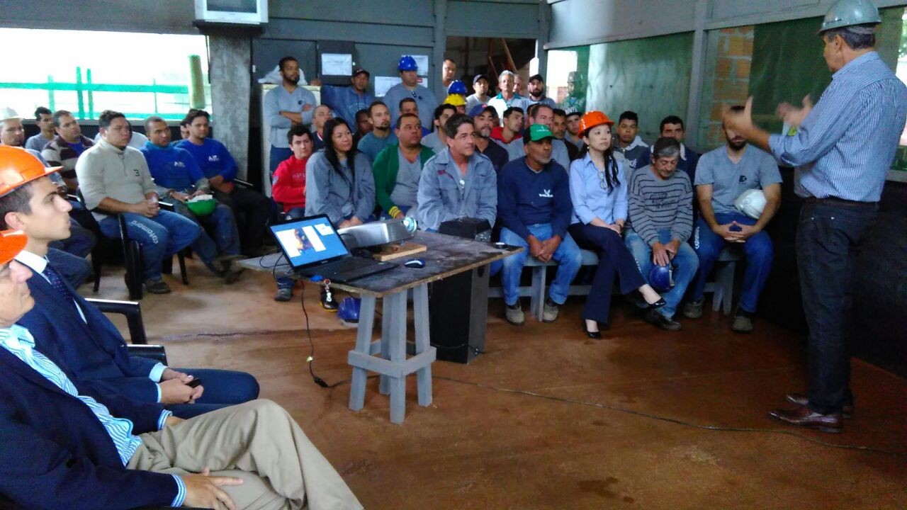 ‘Cidadão Brasil’ apresenta palestras sobre política para operários