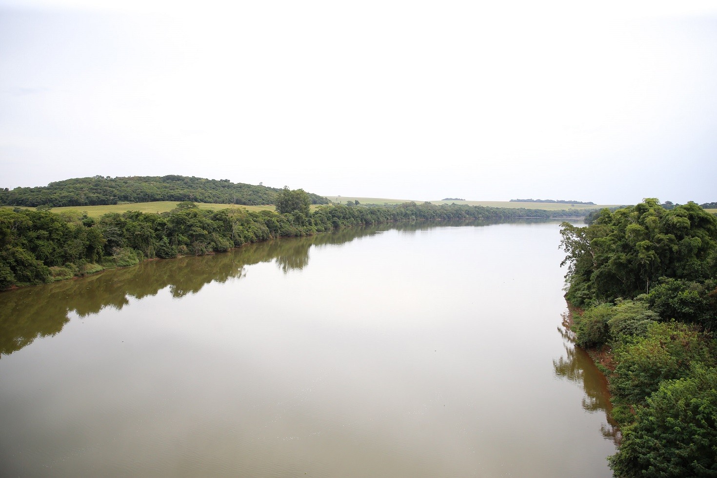 Bombeiros seguem buscas por jovem desaparecido no Rio Ivaí